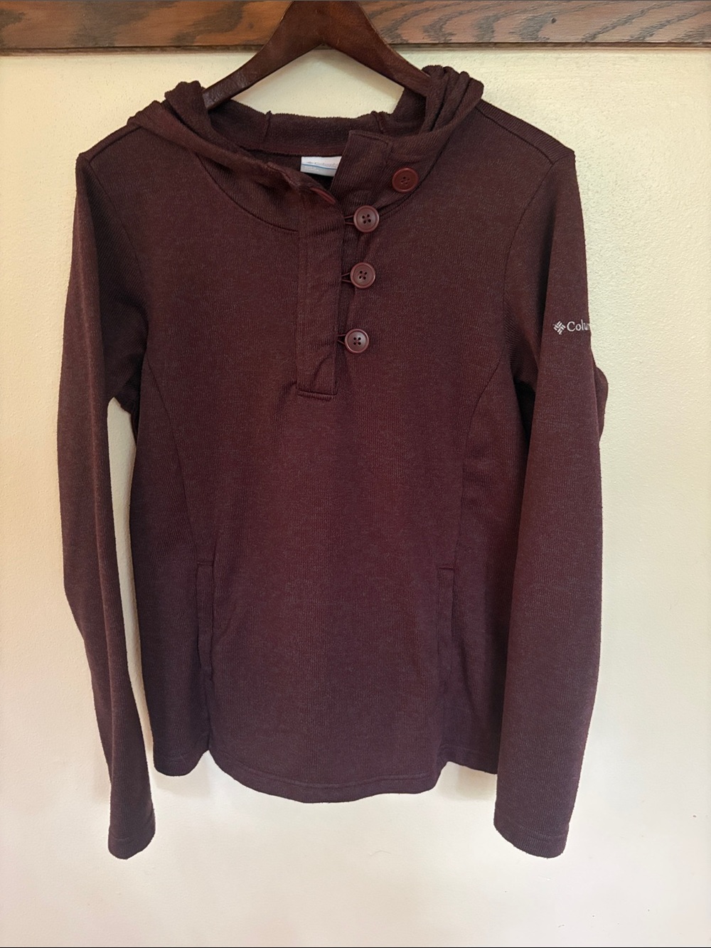Columbia Women's Hooded Pullover in Burgundy